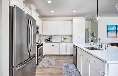 Seaside House | Luxury Home on Golf Course: Walk to the Beach!