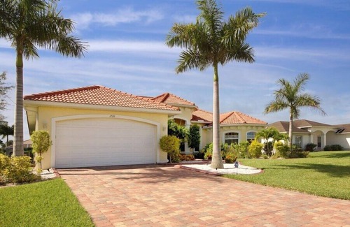 Pelican Villa | Luxury Home, southern exposure, heated pool & Spa, SW, gulf access