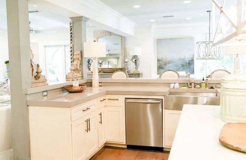 King City House | Luxury home steps from the pier village, sleeps 10
