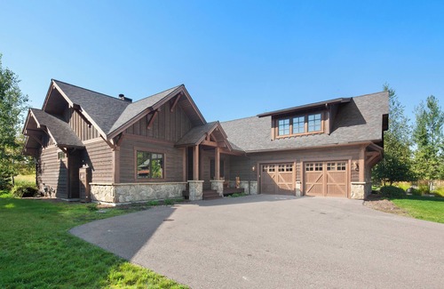 Whitefish Apartment | Luxury Home Steps from Trails | Resort Pools, Lakefront & Concierge
