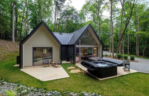 Balsam Grove House | Luxury Home - The Bungalow