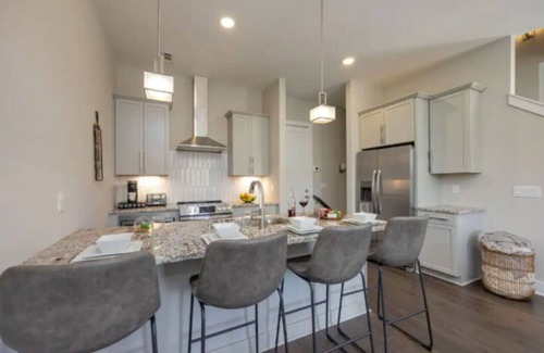 Nashville House | Luxury Home w/Rooftop & 8 Beds! 10 to Downtown!