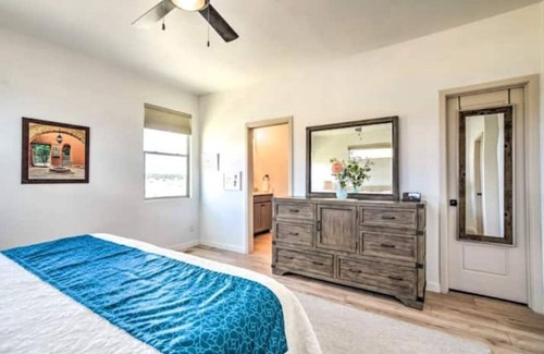 Santa Fe House | Luxury Home with Hot Tub and TONS of Amenities! Pet Friendly!