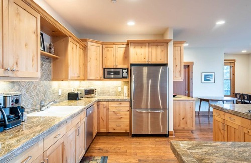 Crestline House | Luxury Home with Lake View; Elevator, ADA compliant. 30 day min