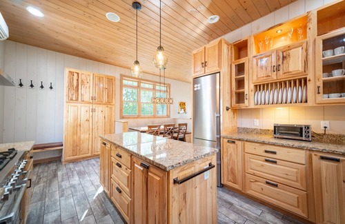 Wilmington House | Luxury Home With Mountain View (Weekly Discount)