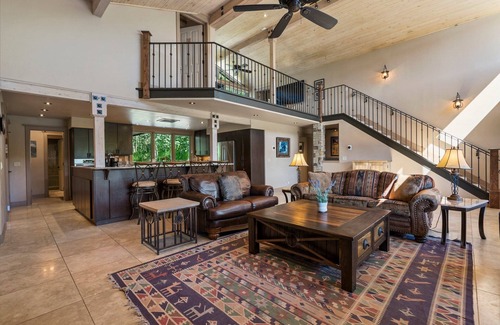Purgatory House | Luxury Home with Stunning Views, Hot Tub, 5 Min. to Ski, Elevator, Dog Friendly