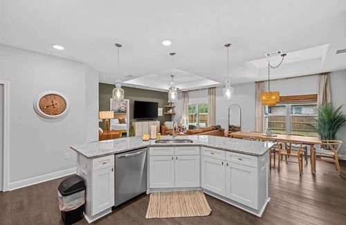 Gulf Breeze House | Luxury House - 4B Fire-Pit, Boating, Beach!