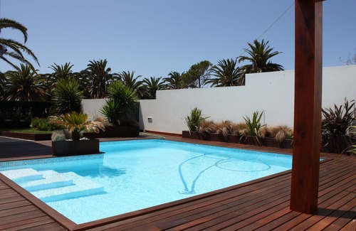 Ericeira Villa | Luxury house, 7min walk to the beach, with private pool, jacuzzi and games room