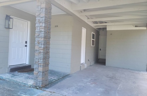 Southeast Pensacola House | luxury house ,8min from downtown ,6 min from airport.