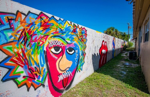 Dania Beach House | Luxury House close to donwtown, hard rock and beach