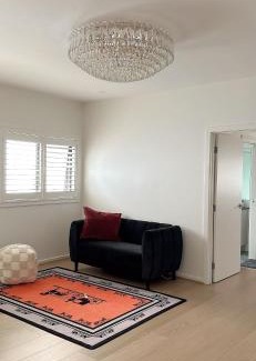 Gledswood Hills House | luxury house near golf courses! Free wifi & free parking