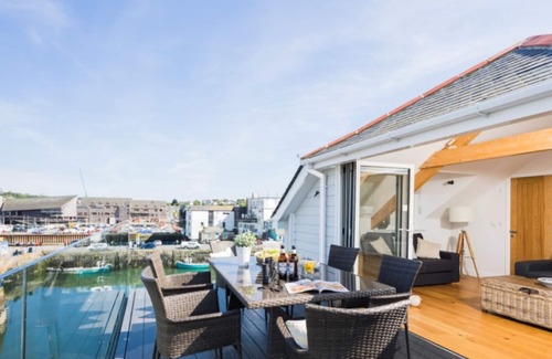 Mylor Churchtown House | Luxury house on quay with 180 degree views of estuary with parking on the quay.