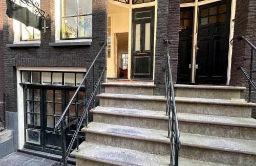 De Weteringschans Apartment | Luxury House With 2 Private Independent Studios 120 m2 Near LEIDSEPLEIN CITY CENTRE AMSTERDAM - Paid Parking Possibilities Nearby