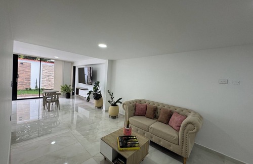Neiva House | Luxury House with Central A/C - Neiva