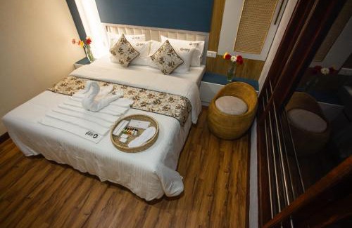 Alappuzha Boat Rental | Luxury Houseboat