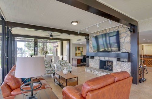 Nassau Bay House | Luxury Houston Vacation Rental on Clear Lake!