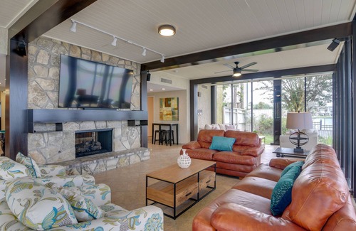 Nassau Bay House | Luxury Houston Vacation Rental on Clear Lake!