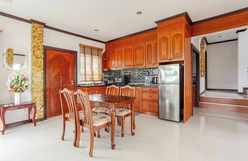 Central Pattaya Villa | Luxury Iconic Royal Boat Pool Villa North Pattaya