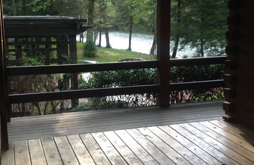Byrdstown Cabin | Luxury In Nature, Log Cabin In One Of A Kind Location.
