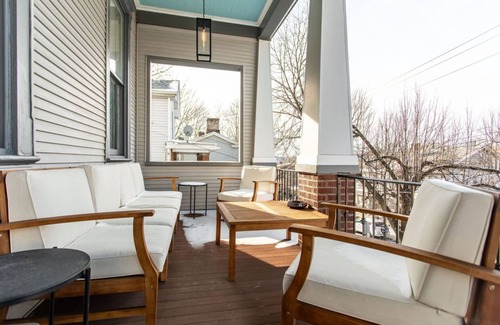 Mount Washington House | Luxury in Pittsburgh | Elegant & Unique Stay