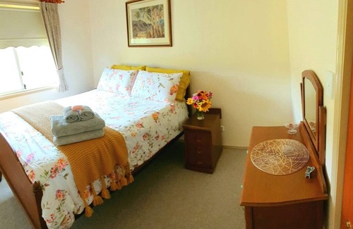 Severnlea House | Luxury in Secluded Valley, Wineries, spa, massage & views. Stanthorpe Qld