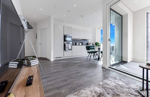 Springfield Condo | Luxury in the Sky Stunning Views, Elegant Style