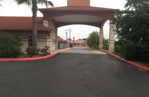 Lackland Terrace Hotel | Luxury Inn and Suites Seaworld