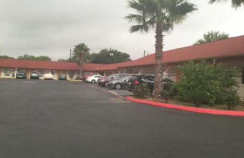 Lackland Terrace Hotel | Luxury Inn and Suites Seaworld
