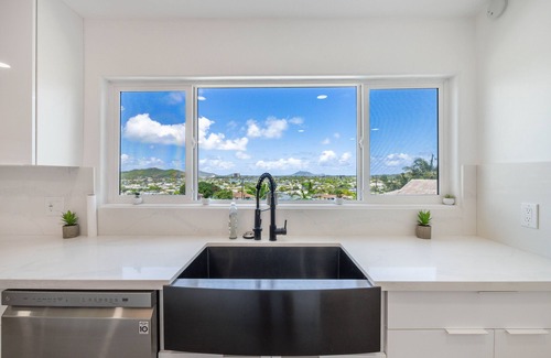Keolu Hills House | Luxury Kailua Getaway 4BR/2BA for Families/Pets