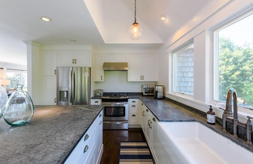 Katama House | Luxury Katama 5BR - Pool, Hot Tub, Bocce & Firepit Steps from South Beach