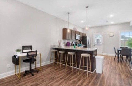 Clarksville Condo | Luxury keyless free WiFi exit 11