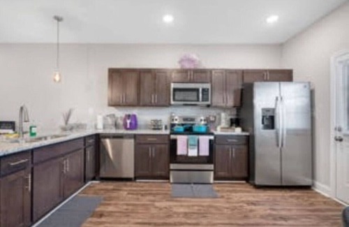 Clarksville Condo | Luxury keyless free WiFi exit 11