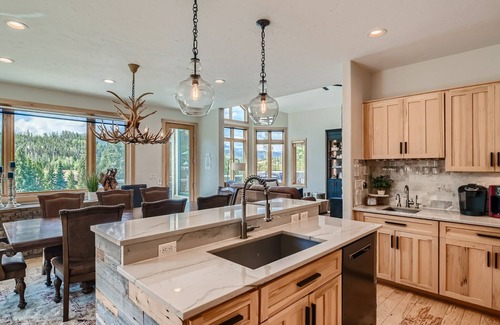 Elk Crossing House | Luxury Keystone River House w/Hot tub & Mtn Views