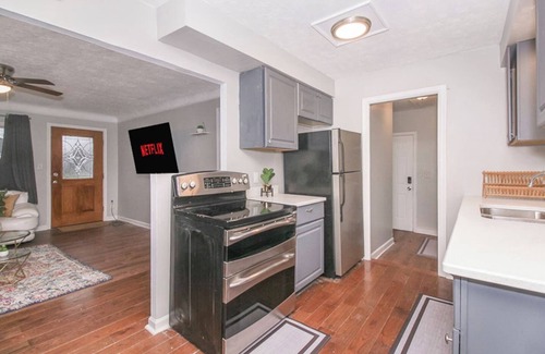 Cleveland House | Luxury King Getaway w/Private Bath & Garage!