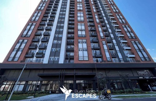 Zona 11 Apartment | Luxury KING Bed | FREE Pool & Gym | With Balcony