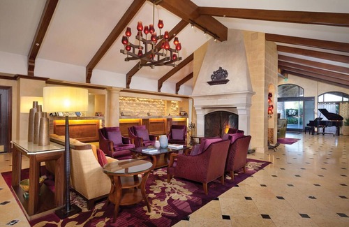 Napa Resort | Luxury KING STUDIO SUITE- Napa Valley Resort w/pool, gym, COMP BOTTLE WINE 🍷