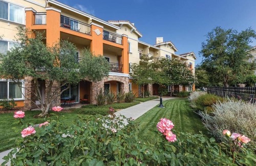 Napa Resort | Luxury KING STUDIO SUITE- Napa Valley Resort w/pool, gym, COMP BOTTLE WINE 🍷
