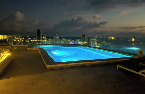 Bocagrande Apartment | Luxury Kingbed Beach Ocean View 360º Rooftop Pool Murano Elite Bocagrande