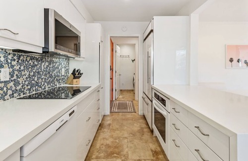 La Jolla Shores Condo | Luxury La Jolla Shores Condo with Pool, Jacuzzi, Tennis Courts, Pickelball Court