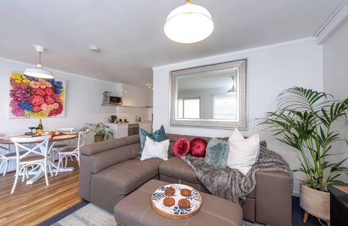Scarborough Apartment | Luxury Lagoon Ocean Escape - 2BR +Sofabed Sleep 6!