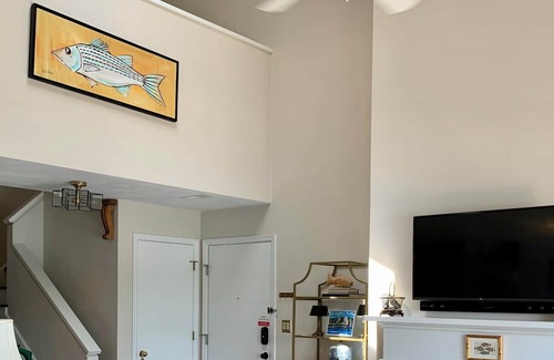 North Shore Condo | Luxury lake front condominium in THE WATERFRONT Country Club Community