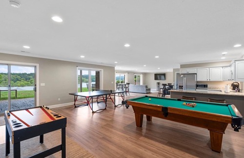 Georgetown House | Luxury Lake Front House - Game room, private dock and used for wedding parties