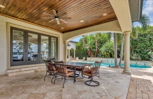 College Park Apartment | Luxury Lake Front Orlando Oasis in College Park!