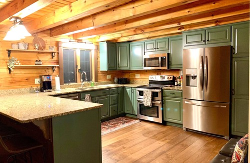 Lake Placid House | Luxury Lake Placid Retreat: EV, Near Town, Sleeps 14 - Spacious!