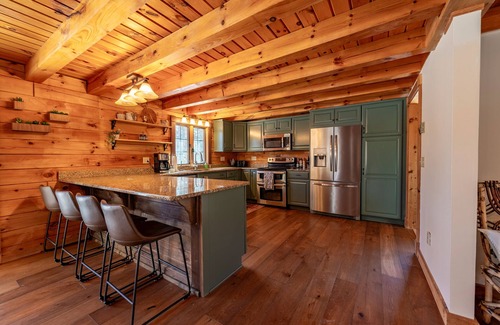 Lake Placid House | Luxury Lake Placid Retreat: EV, Near Town, Sleeps 14 - Spacious!