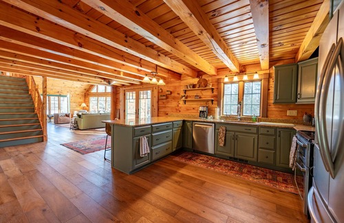 Lake Placid House | Luxury Lake Placid Retreat: EV, Near Town, Sleeps 14 - Spacious!