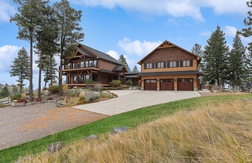 Somers House | Luxury Lake View Mountain Escape