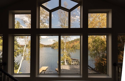 Faraday Villa | Luxury Lakefront 4200sqft Oasis ★ HotTub, BBQ