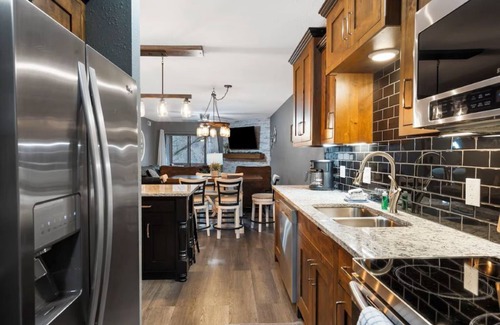 Table Rock Condo | Luxury Lakefront Condo with Stunning Views, Relax & Recharge Here!