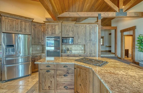 Lakeside House | Luxury Lakefront Home on quiet street in Lakeside on Flathead lake!